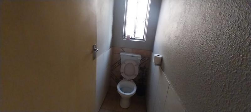 2 Bedroom Property for Sale in Clayville Gauteng