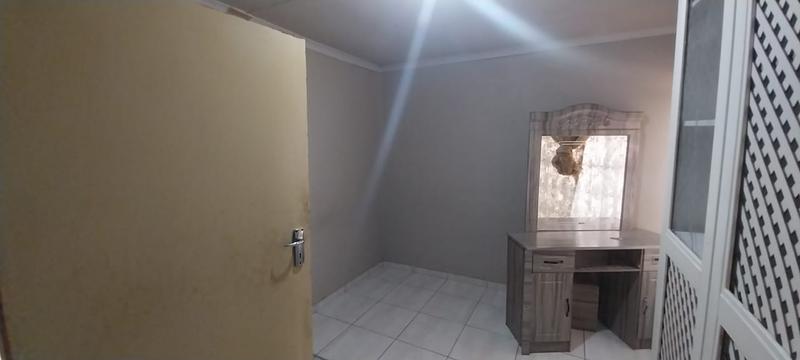 2 Bedroom Property for Sale in Clayville Gauteng