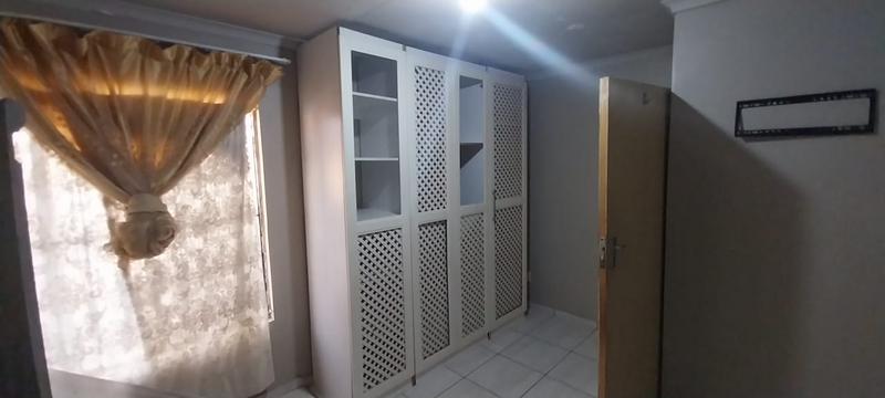 2 Bedroom Property for Sale in Clayville Gauteng
