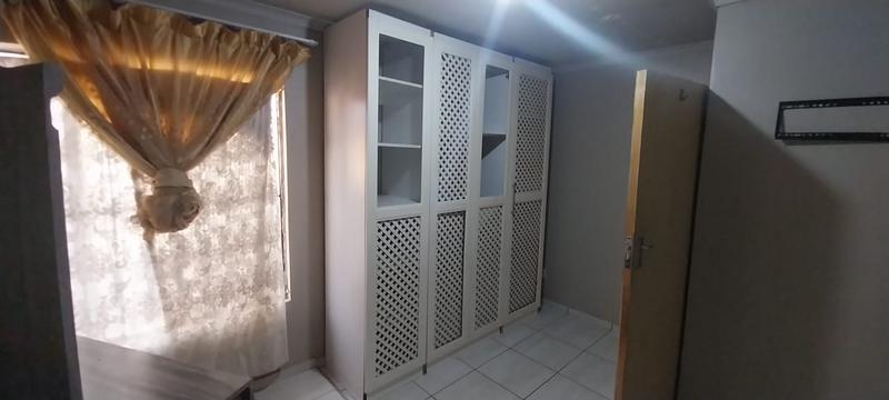 2 Bedroom Property for Sale in Clayville Gauteng