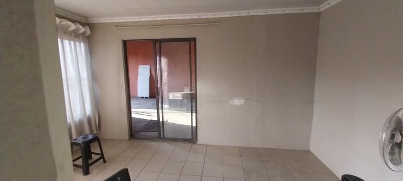 2 Bedroom Property for Sale in Clayville Gauteng