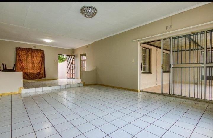 5 Bedroom Property for Sale in Norkem Park Gauteng
