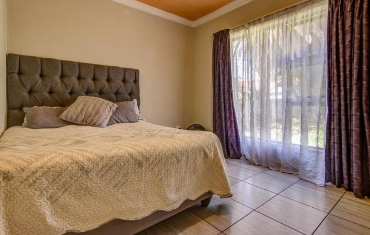 5 Bedroom Property for Sale in Norkem Park Gauteng