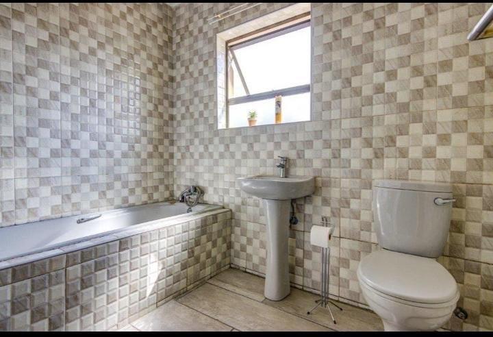 5 Bedroom Property for Sale in Norkem Park Gauteng