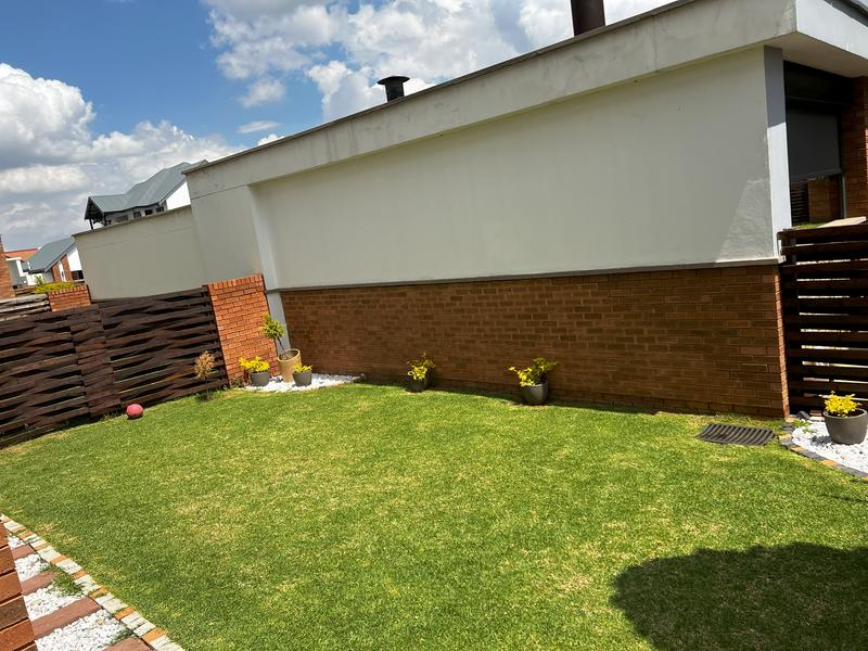 To Let 3 Bedroom Property for Rent in Equestria Gauteng
