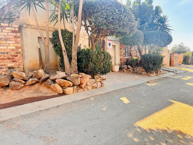 2 Bedroom Property for Sale in Cosmo City Gauteng