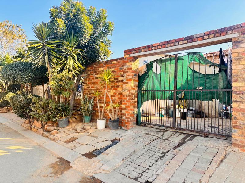 2 Bedroom Property for Sale in Cosmo City Gauteng