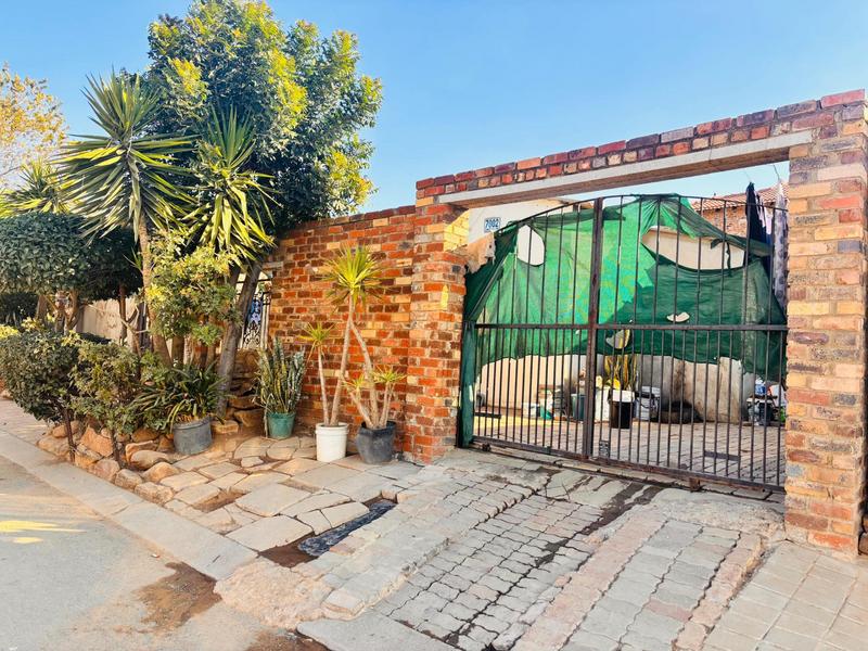 2 Bedroom Property for Sale in Cosmo City Gauteng