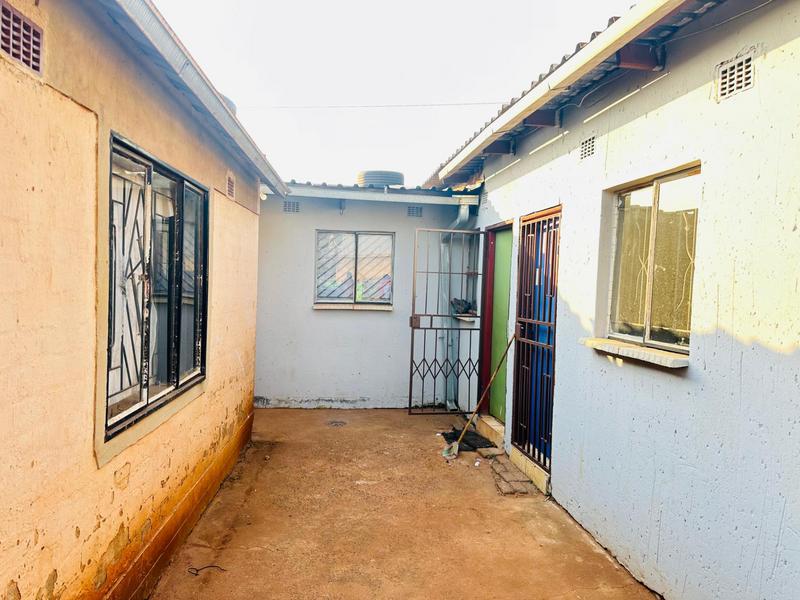 7 Bedroom Property for Sale in Phumula Gauteng