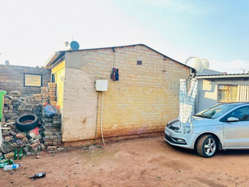7 Bedroom Property for Sale in Phumula Gauteng