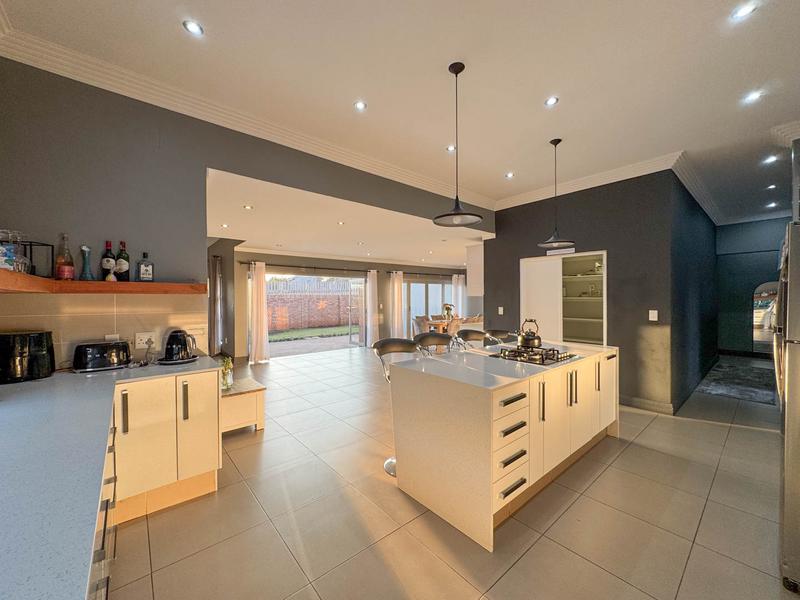 4 Bedroom Property for Sale in Midstream Ridge Gauteng