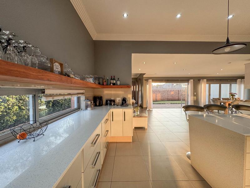 4 Bedroom Property for Sale in Midstream Ridge Gauteng