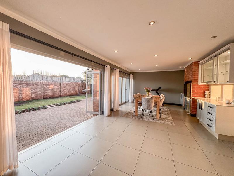4 Bedroom Property for Sale in Midstream Ridge Gauteng
