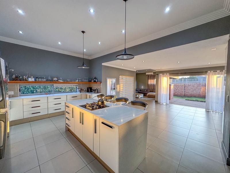 4 Bedroom Property for Sale in Midstream Ridge Gauteng