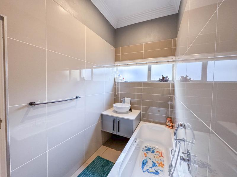 4 Bedroom Property for Sale in Midstream Ridge Gauteng
