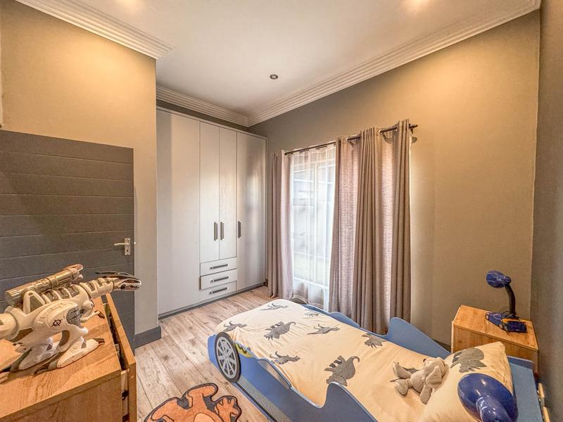 4 Bedroom Property for Sale in Midstream Ridge Gauteng