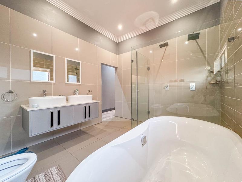 4 Bedroom Property for Sale in Midstream Ridge Gauteng