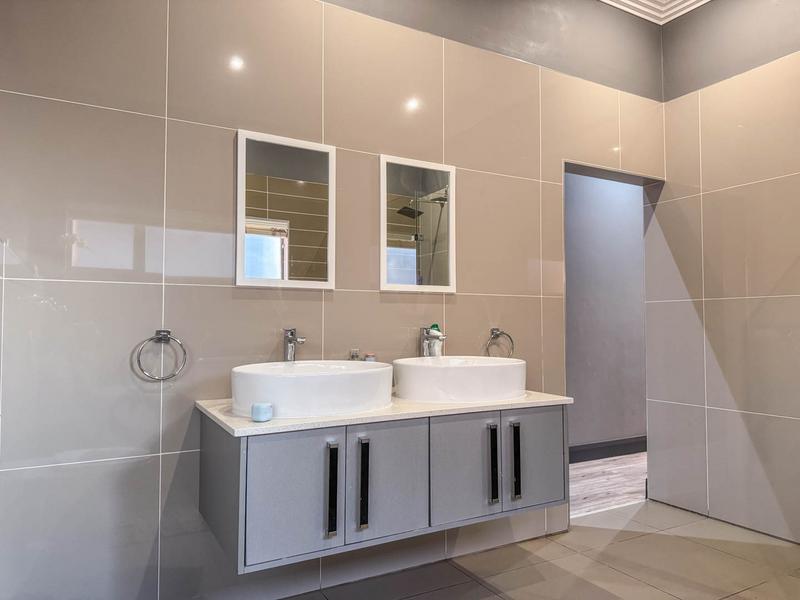 4 Bedroom Property for Sale in Midstream Ridge Gauteng