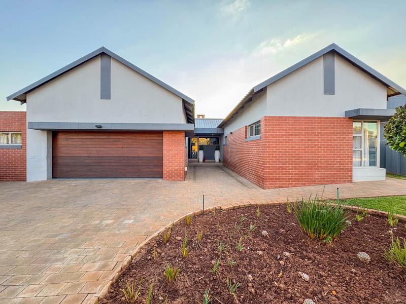 4 Bedroom Property for Sale in Midstream Ridge Gauteng