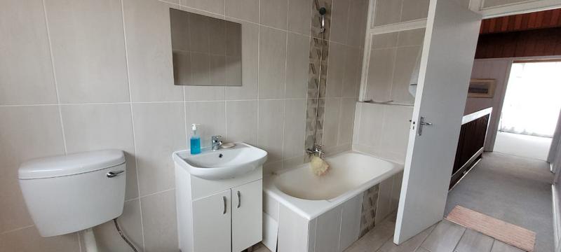 2 Bedroom Property for Sale in Alberante Gauteng