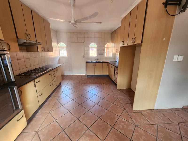 To Let 8 Bedroom Property for Rent in The Reeds Gauteng