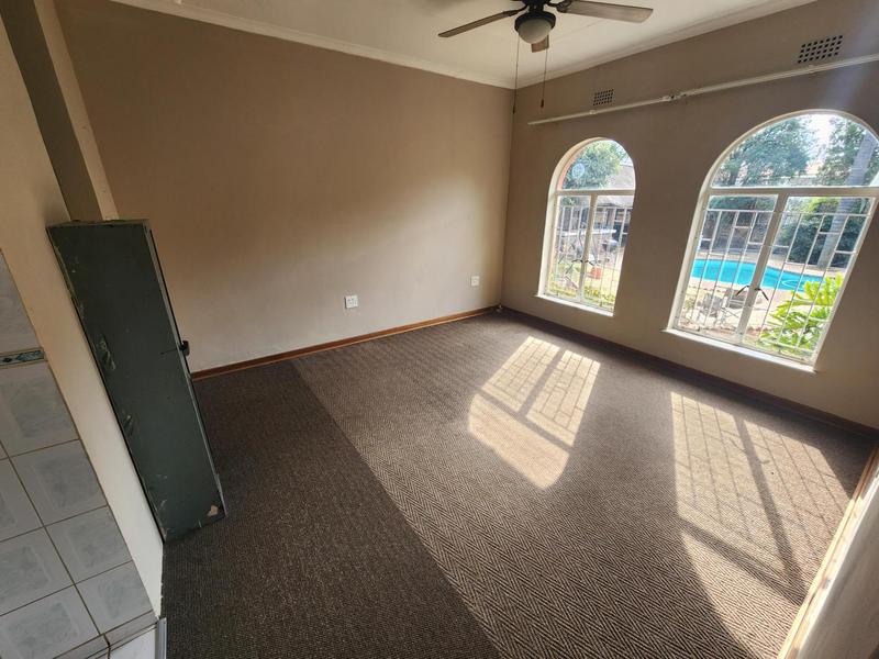 To Let 8 Bedroom Property for Rent in The Reeds Gauteng