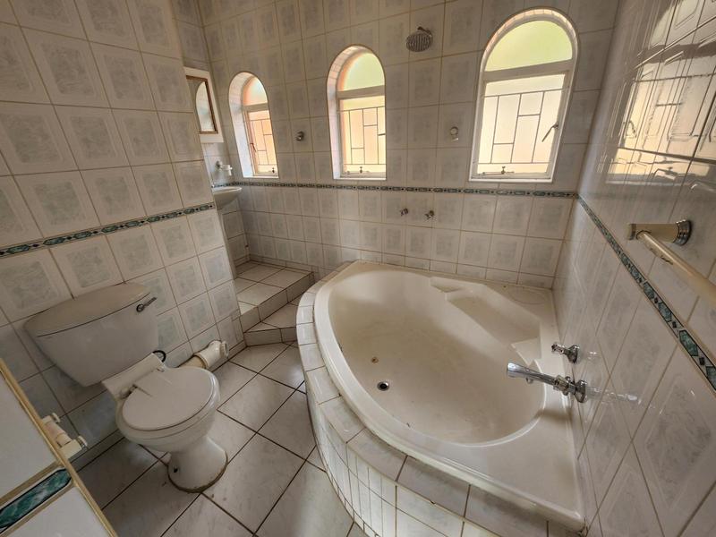 To Let 8 Bedroom Property for Rent in The Reeds Gauteng