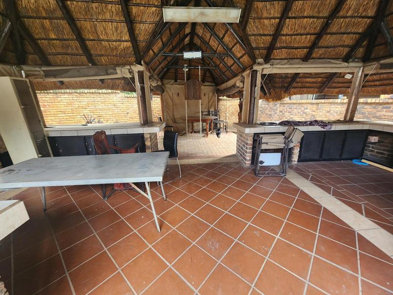 To Let 8 Bedroom Property for Rent in The Reeds Gauteng