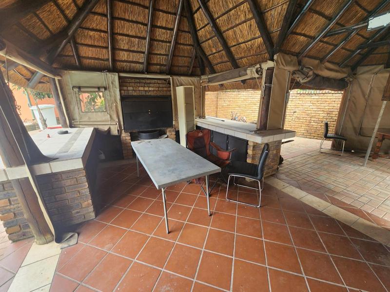 To Let 8 Bedroom Property for Rent in The Reeds Gauteng