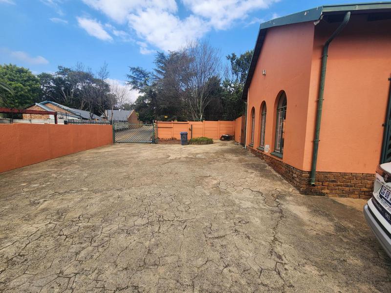 To Let 8 Bedroom Property for Rent in The Reeds Gauteng