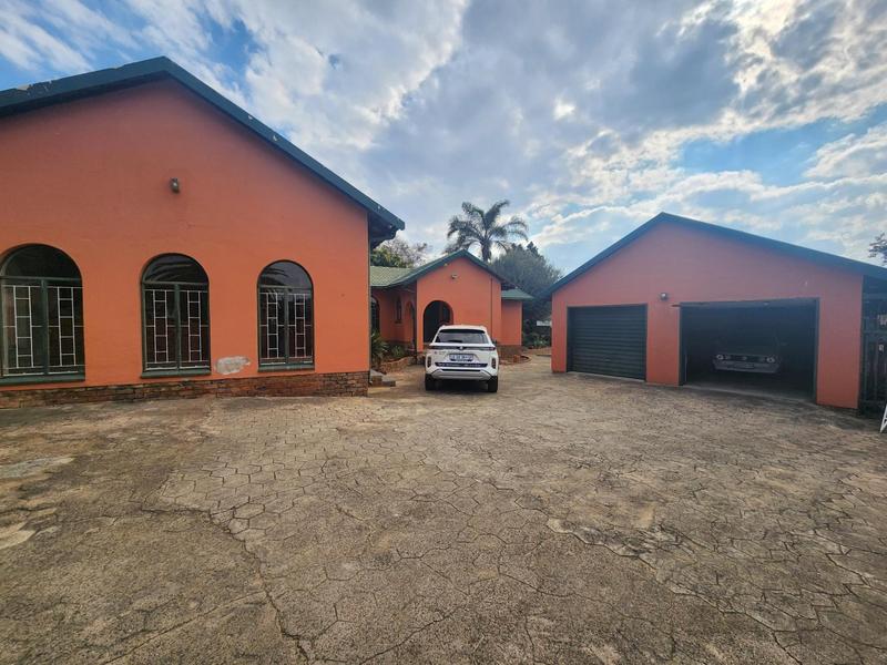To Let 8 Bedroom Property for Rent in The Reeds Gauteng