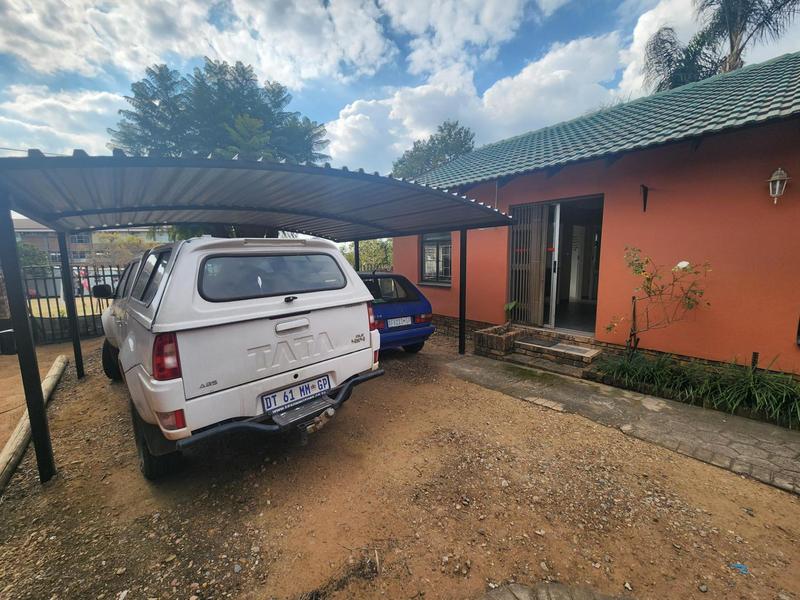 To Let 8 Bedroom Property for Rent in The Reeds Gauteng