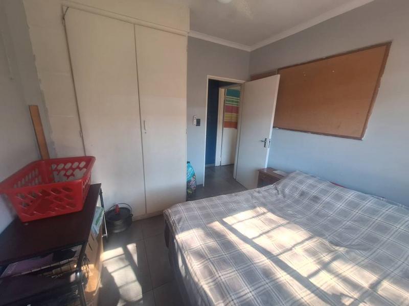 2 Bedroom Property for Sale in Rooihuiskraal North Gauteng