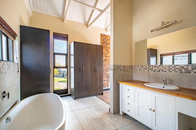 4 Bedroom Property for Sale in Copperleaf Estate Gauteng