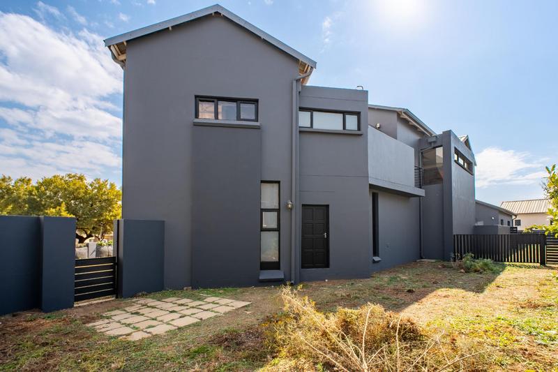 4 Bedroom Property for Sale in Copperleaf Estate Gauteng