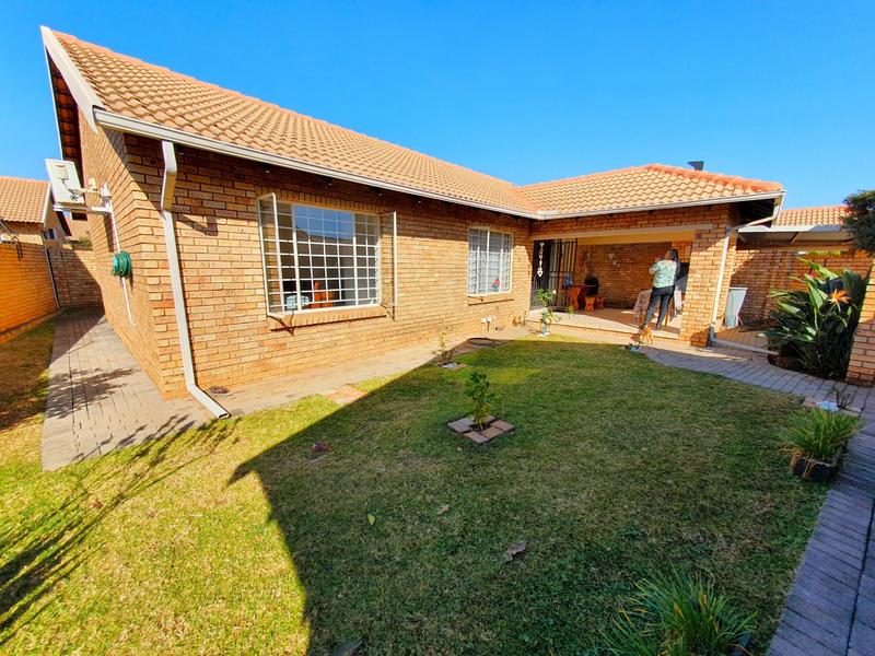 3 Bedroom Property for Sale in Annlin Gauteng