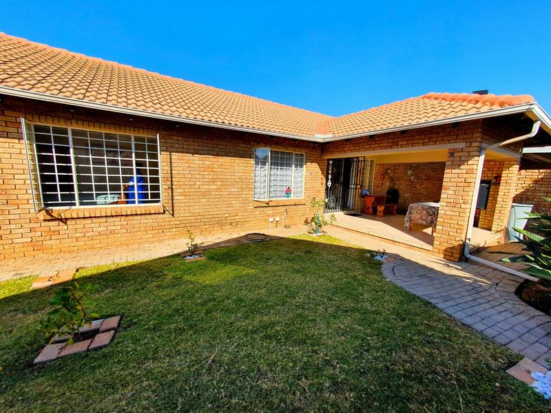 3 Bedroom Property for Sale in Annlin Gauteng