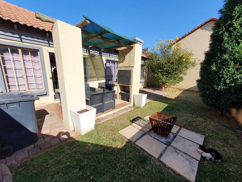 2 Bedroom Property for Sale in Annlin Gauteng