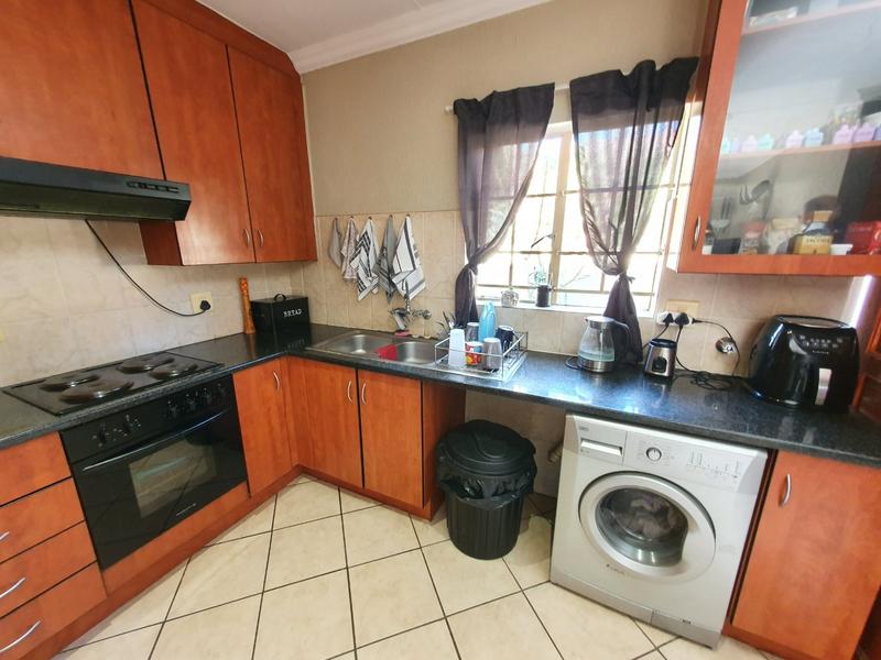 2 Bedroom Property for Sale in Annlin Gauteng