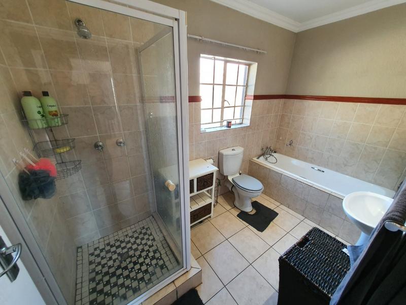 2 Bedroom Property for Sale in Annlin Gauteng