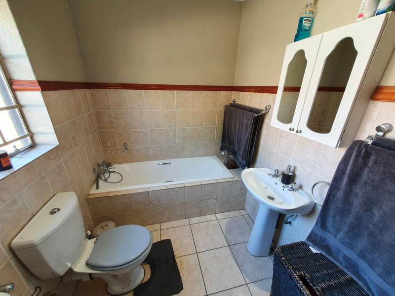 2 Bedroom Property for Sale in Annlin Gauteng