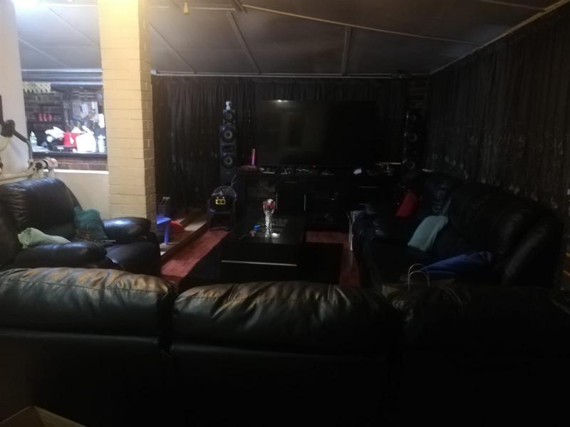 To Let 2 Bedroom Property for Rent in Wychwood Gauteng