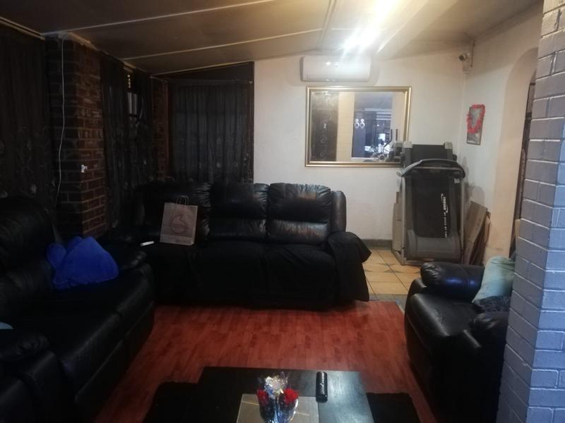 To Let 2 Bedroom Property for Rent in Wychwood Gauteng