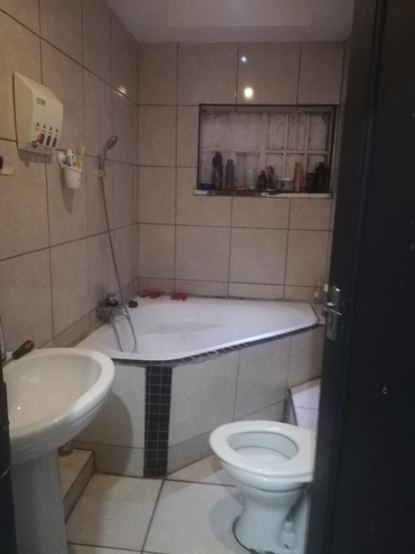 To Let 2 Bedroom Property for Rent in Wychwood Gauteng