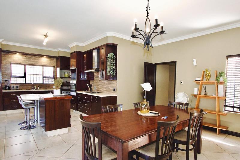 To Let 5 Bedroom Property for Rent in Fourways Gauteng