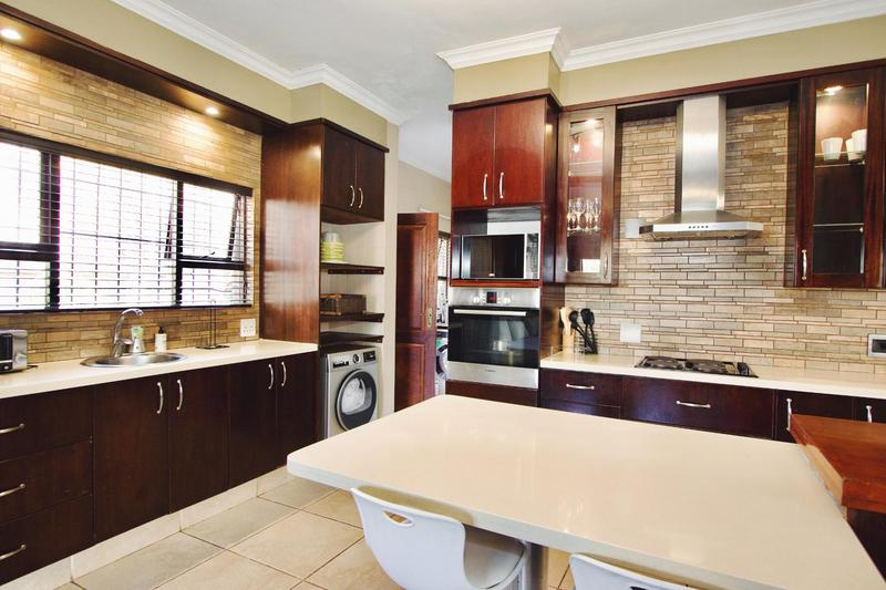 To Let 5 Bedroom Property for Rent in Fourways Gauteng