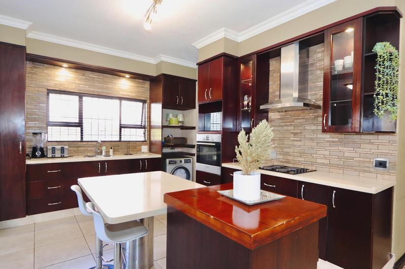 To Let 5 Bedroom Property for Rent in Fourways Gauteng