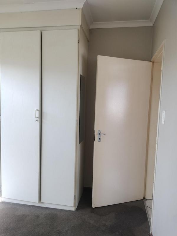 2 Bedroom Property for Sale in Rooihuiskraal Gauteng