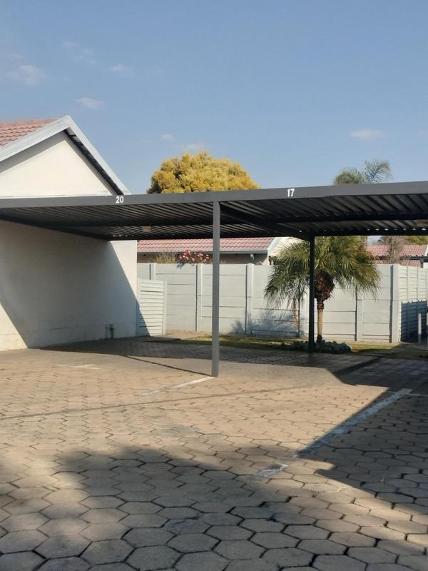 2 Bedroom Property for Sale in Rooihuiskraal Gauteng
