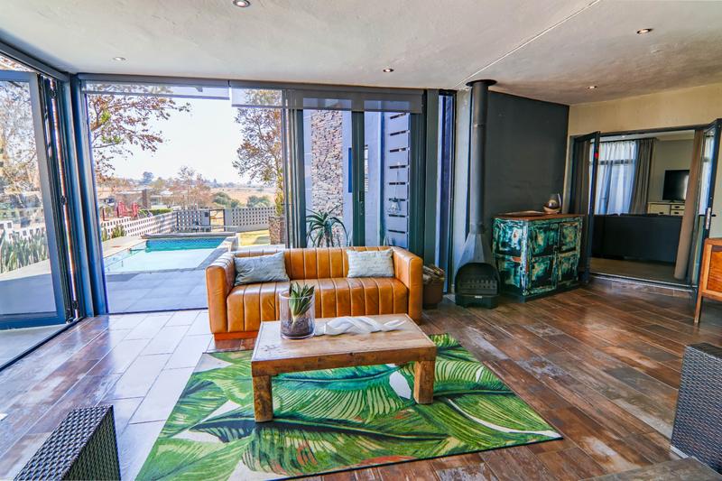 5 Bedroom Property for Sale in Copperleaf Estate Gauteng